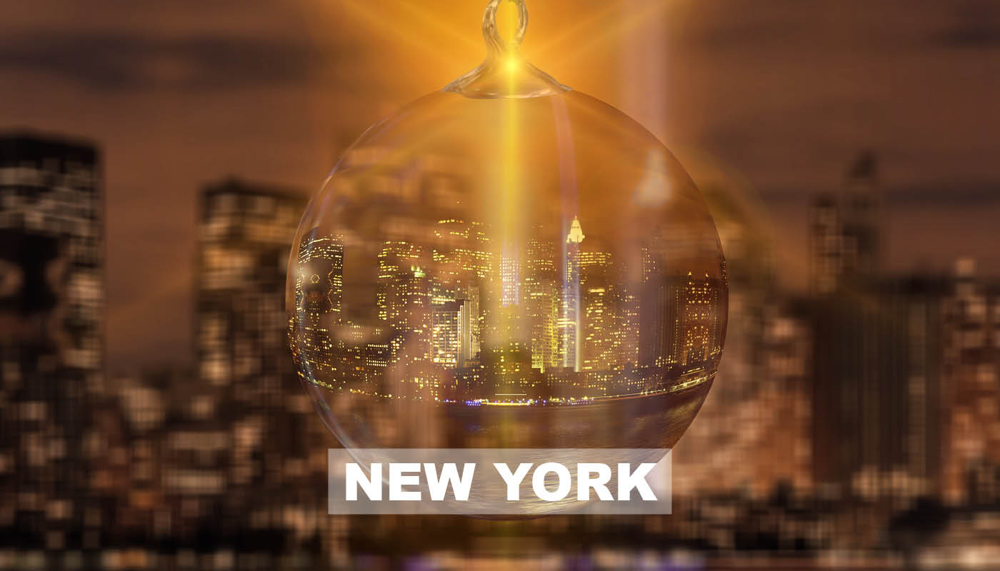 Photo of New York in a glass christmas ball